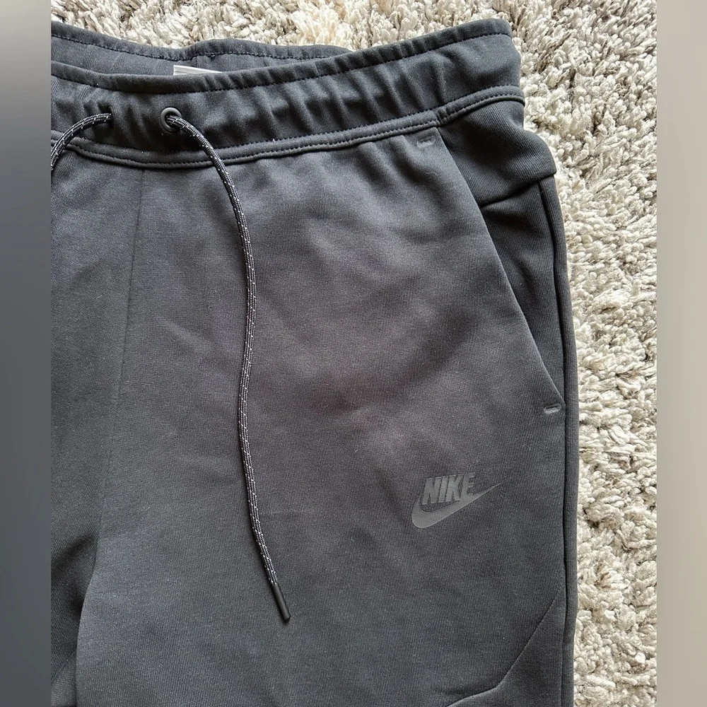 Nike Tech Fleece Jogger pants - Picture 4 of 5